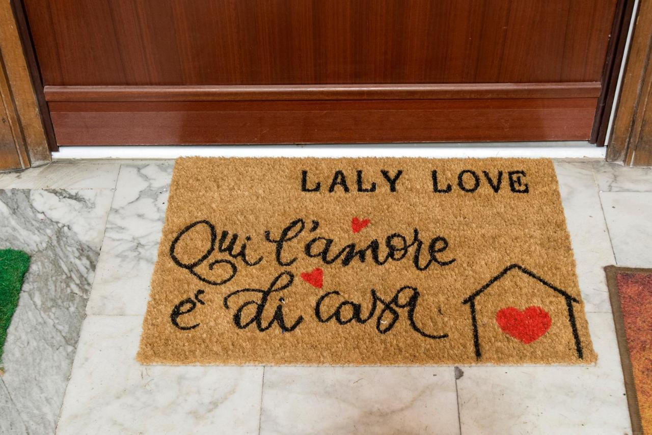 Laly Love Roma Esterno foto