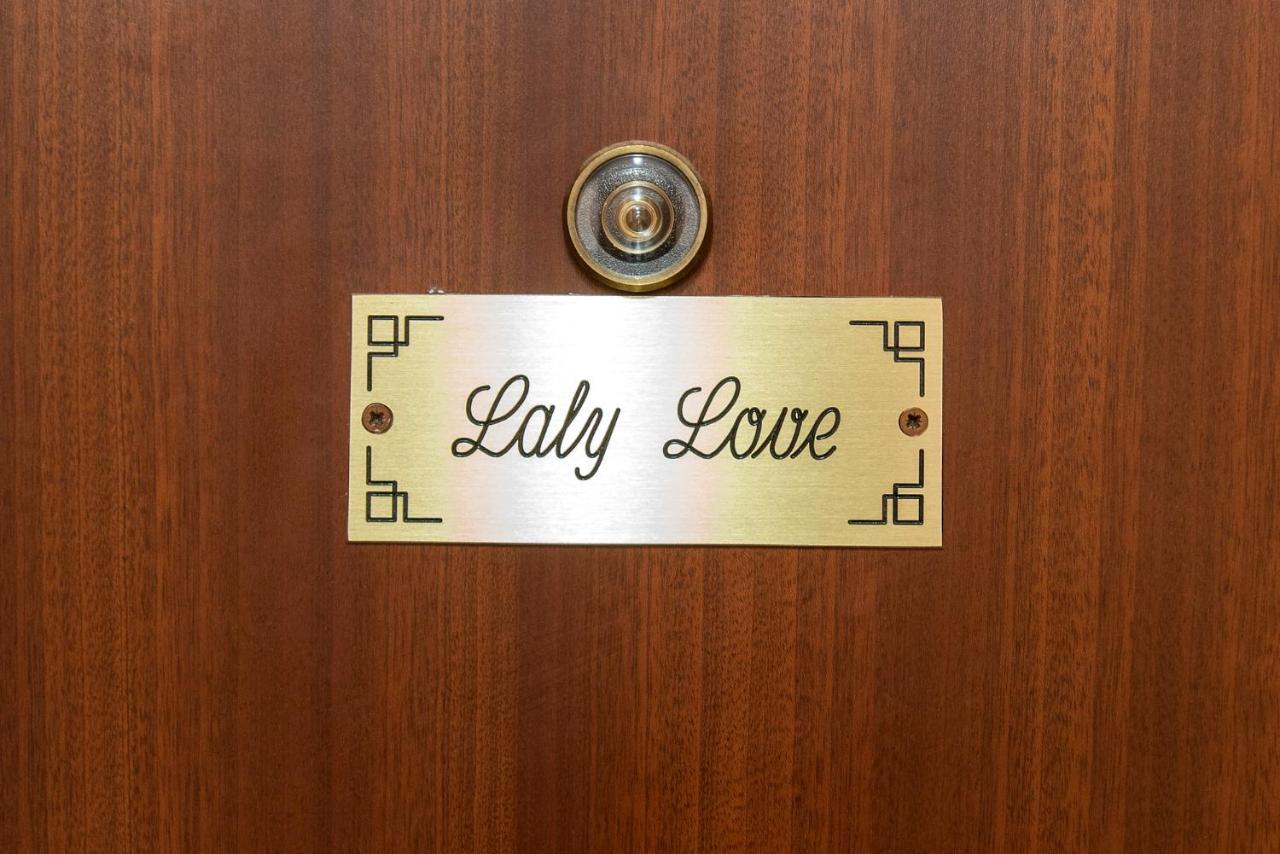Laly Love Roma Esterno foto